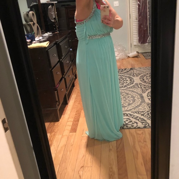 Junior Size 15 Mint Colored ball gown!!! - Picture 3 of 4